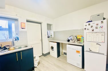 Trent Bridge Buildings, West Bridgford, Nottingham - Image 3